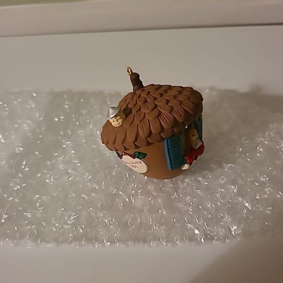 1994 Hallmark Keepsake Ornament - Picture 7 of 9